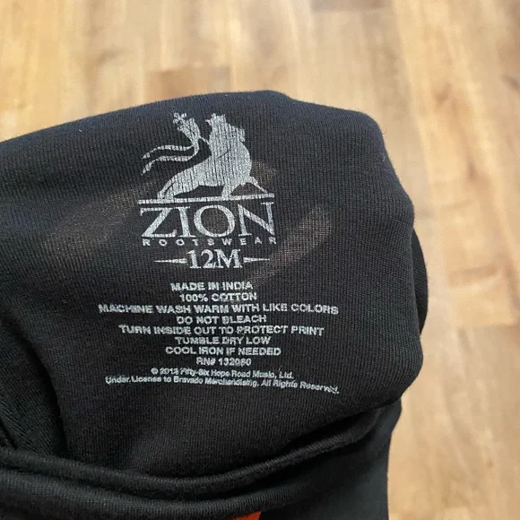 🍼 Zion Rootswear Bob Marley One Love onesie - Picture 2 of 3